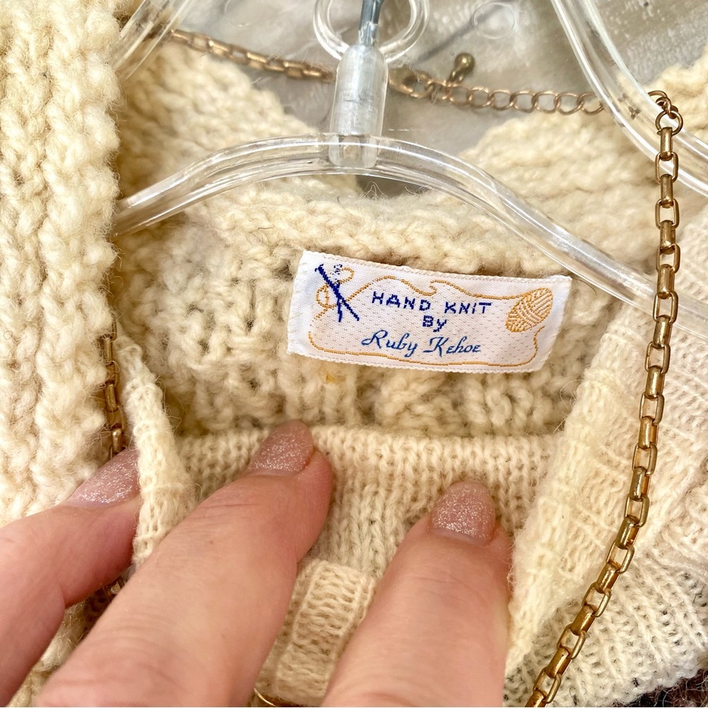 Rare ARTISAN cable knit prairie wool vest w granny cottage cabin country vibe - Picture 12 of 13